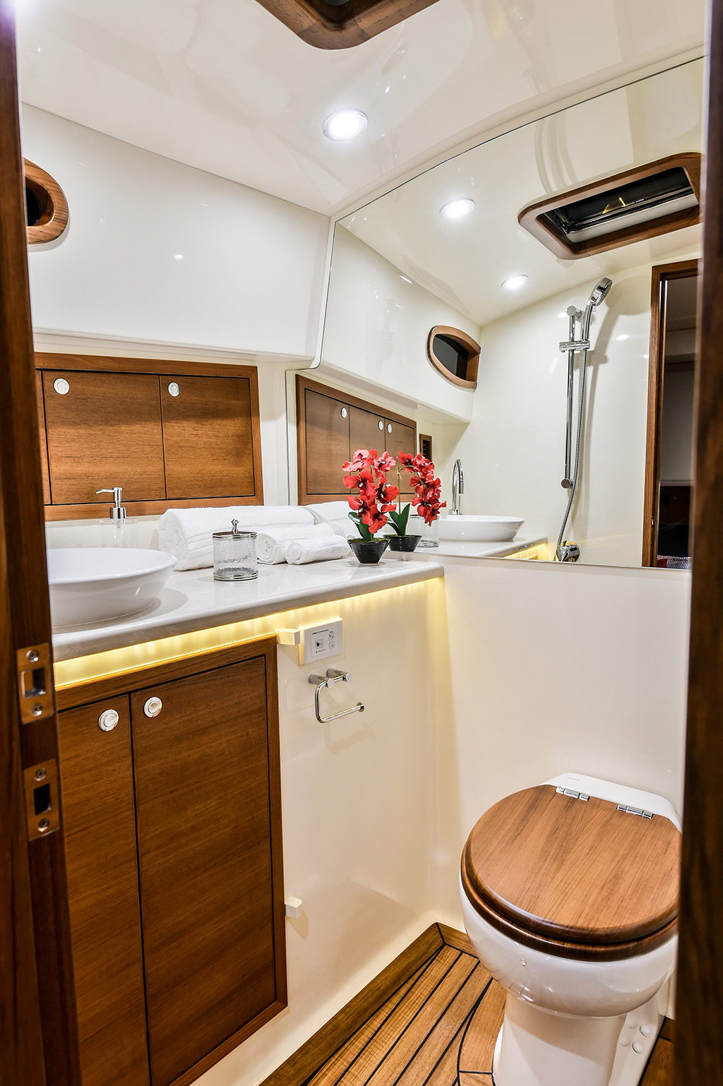 08-eastbay44.jpg promo image