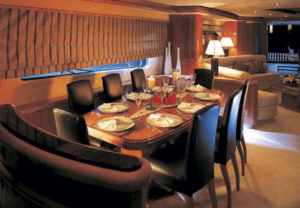 sunseeker82-yacht-g4.jpg promo image