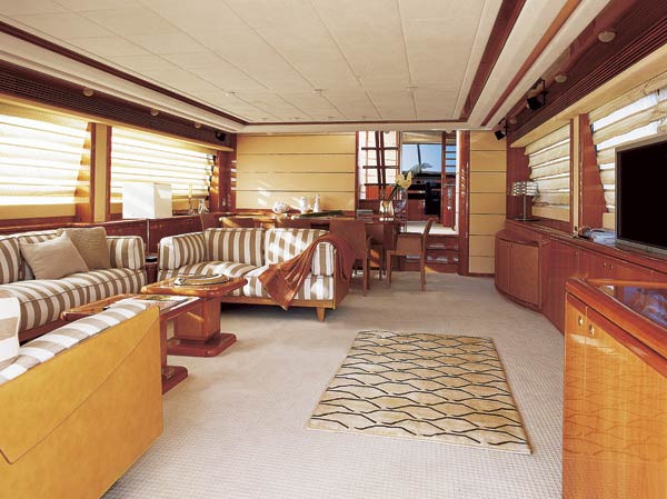 ferretti880-yacht-g1.jpg promo image