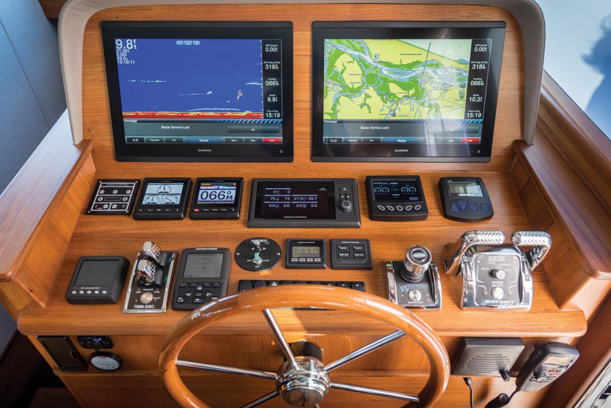 Grand Banks 60 helm