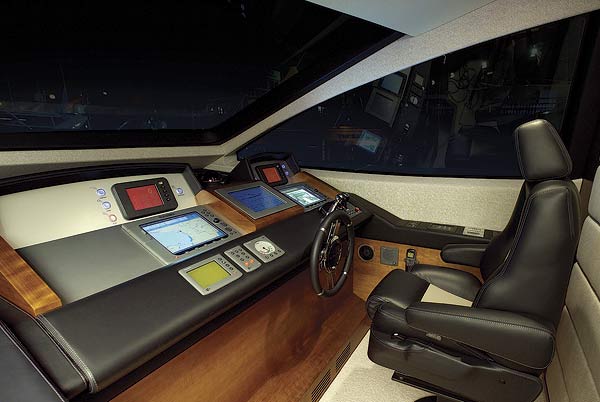 azimut85-yacht-g6.jpg promo image