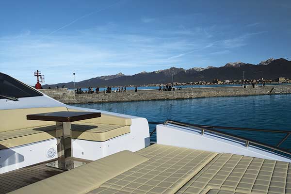 azimut85-yacht-g9.jpg promo image