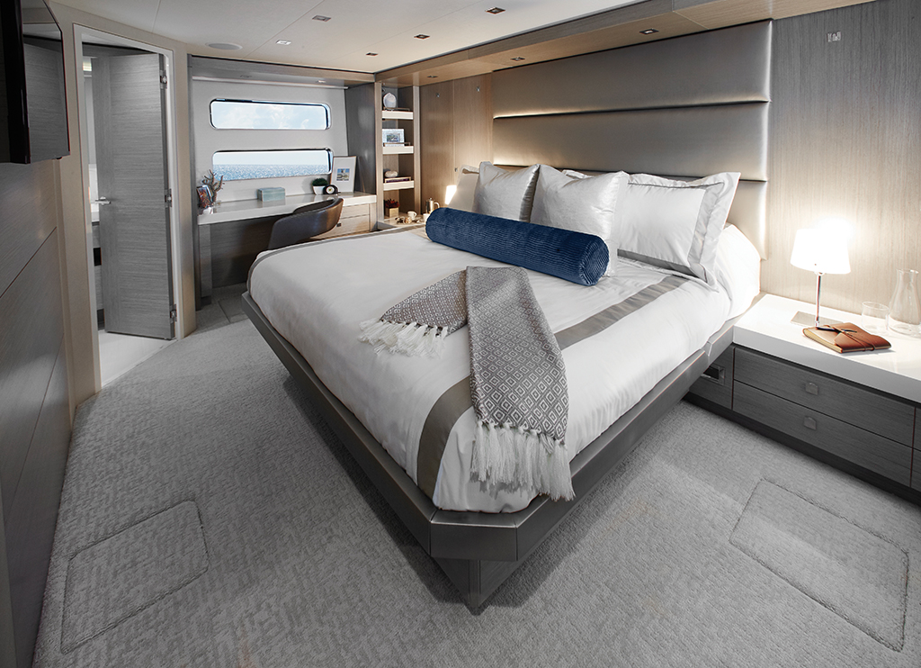 04-70MY_Master_Angle1.jpg promo image