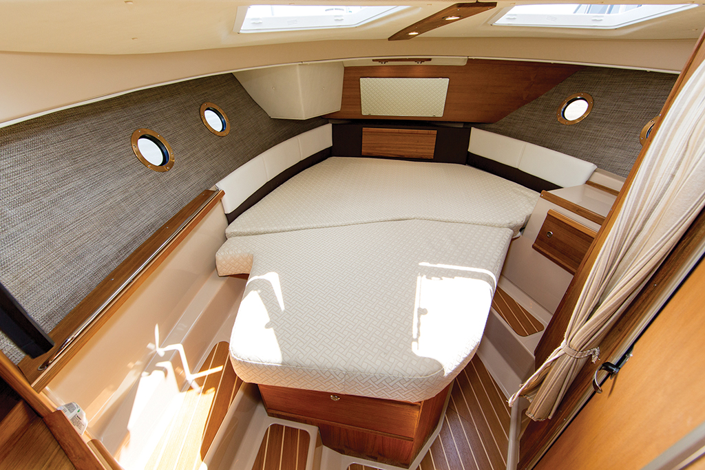 06-ranger-tugs-r-29-cb.jpg promo image