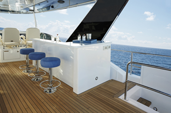 Hatteras 70 Motor Yacht atrium