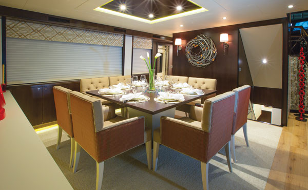 Hatteras100_05_DiningRoom.jpg promo image