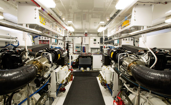 Hatteras100_08_Engineroom.jpg promo image