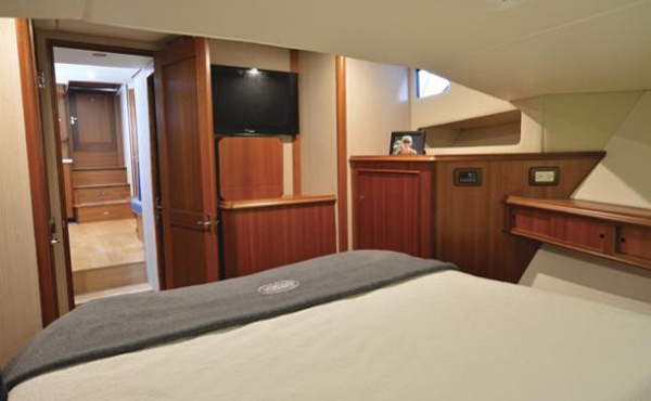 07_huckins45_int.jpg promo image