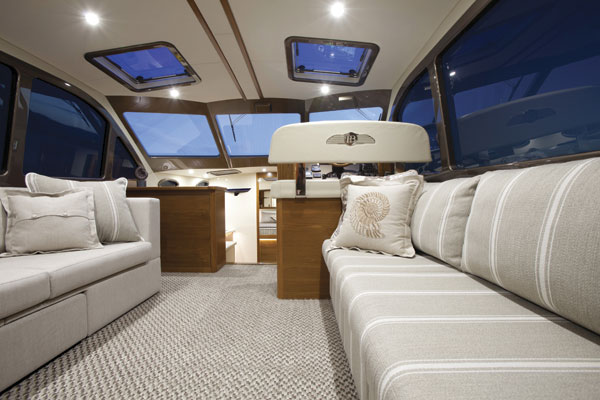 03_PalmBeach45_saloon.jpg promo image