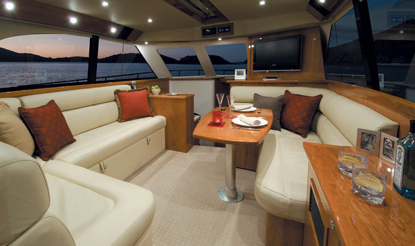 riviera-38-open-flybridge-g1.jpg promo image