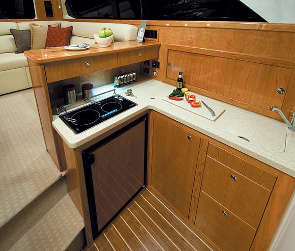 riviera-38-open-flybridge-g2.jpg promo image