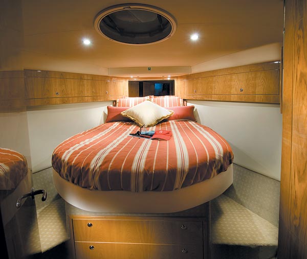 riviera-38-open-flybridge-g5.jpg promo image