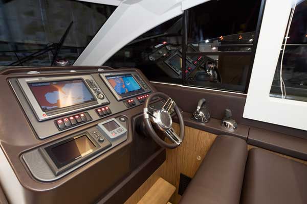 beneteau_gran_turismo_49_fly_helm_600w.jpg promo image