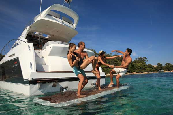 beneteau_gran_turismo_49_fly_swim_600w.jpg promo image