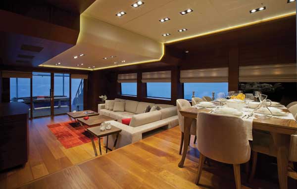 18_vicem107_salon.jpg promo image