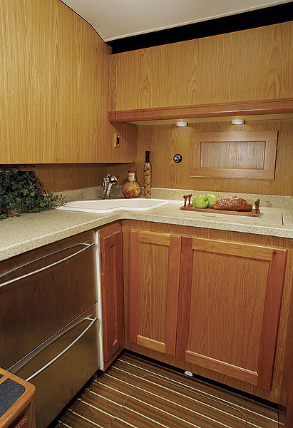 luhrs41-yacht-g2.jpg promo image
