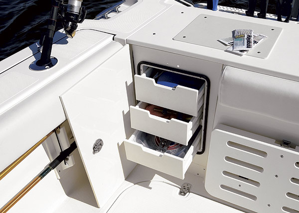 pursuit3370-yacht-g4.jpg promo image