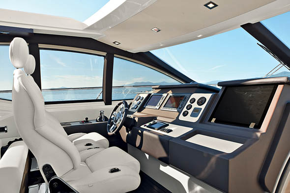 Azimut62S_Italia-4_590w.jpg promo image