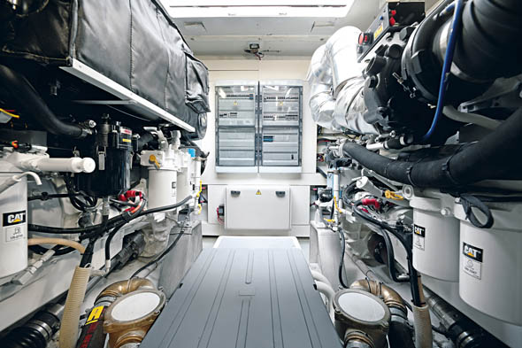 Azimut62S_Italia-6new_590w.jpg promo image
