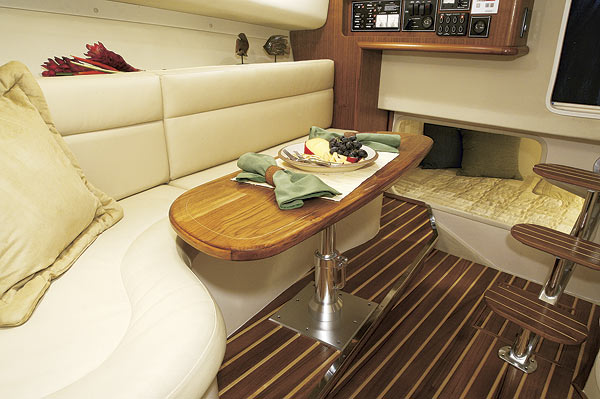 pursuit3370-yacht-g5.jpg promo image