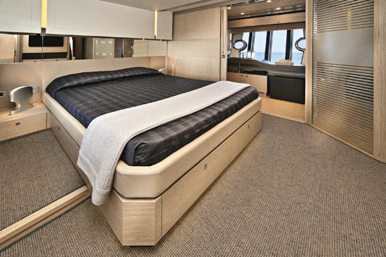 ferretti720-2_550w.jpg promo image