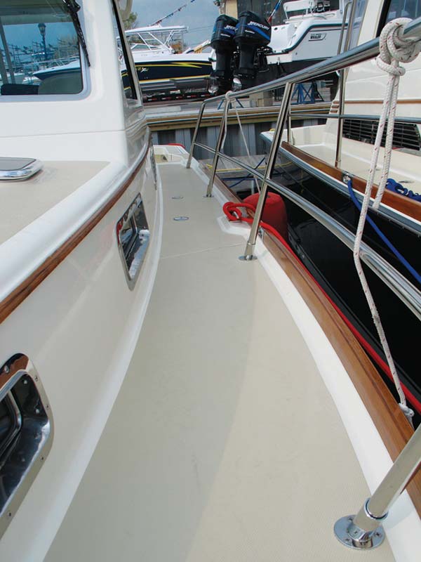 sabre34-yacht-g9.jpg promo image