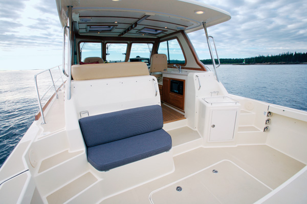 sabre34-yacht-g4.jpg promo image