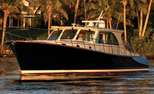 Hinckley Talaria48_590w.jpg promo image