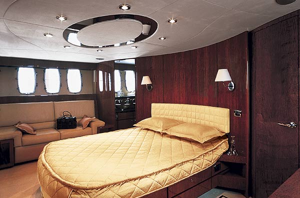 fairline74-yacht-g3.jpg promo image