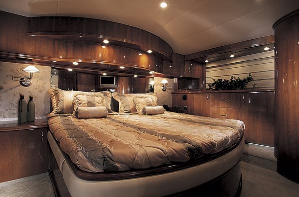 carver590-yacht-g4.jpg promo image