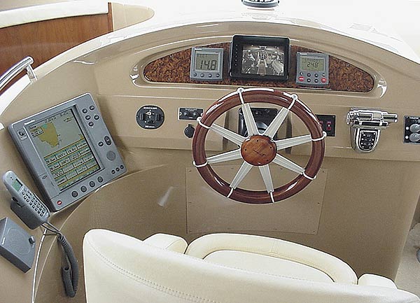 carver590-yacht-g1.jpg promo image