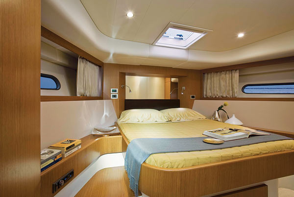 ferretti-592-g2.jpg promo image