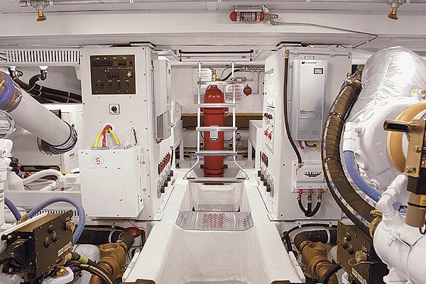 carver590-yacht-g9.jpg promo image