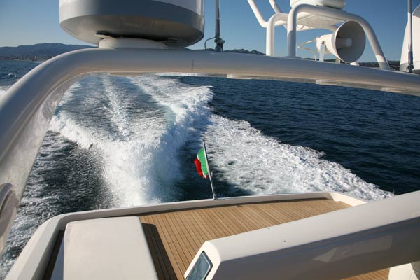 uniesse-65-g12.jpg promo image