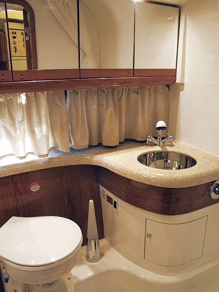 cranchi33-yacht-g4.jpg promo image