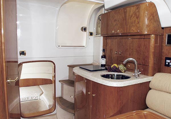cranchi33-yacht-g3.jpg promo image