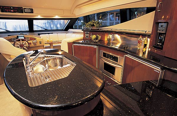 carver590-yacht-g5.jpg promo image