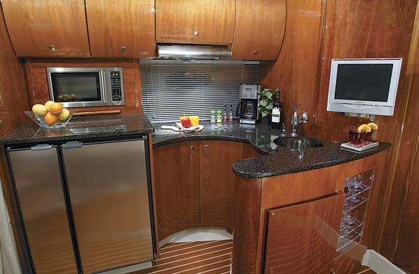 doralalegria-yacht-g2.jpg promo image
