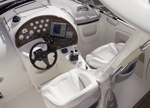 cranchi33-yacht-g1.jpg promo image