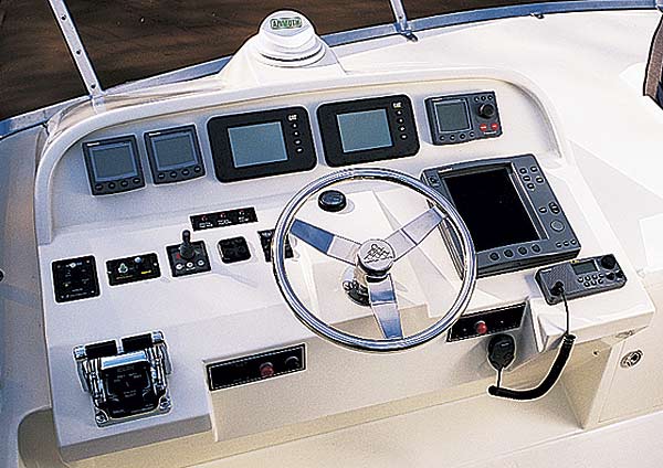 hampton680-yacht-g1.jpg promo image