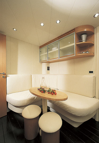 pershing76-yacht-g2.jpg promo image