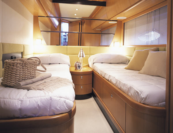 pershing76-yacht-g8.jpg promo image