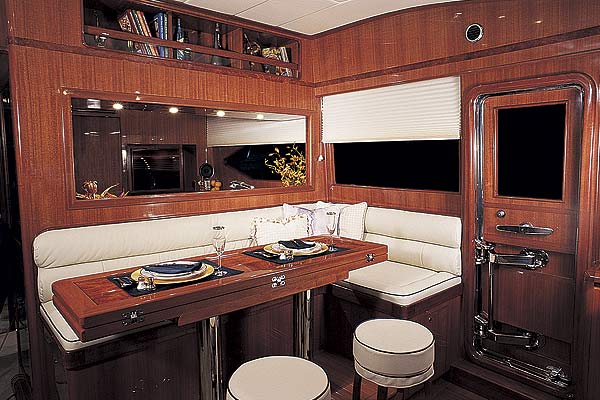 hampton680-yacht-g4.jpg promo image