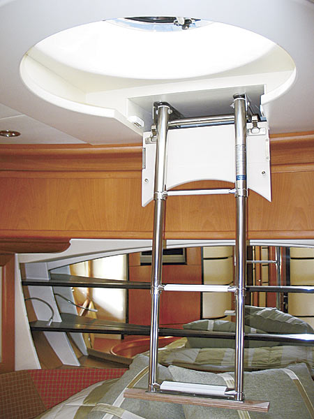 pershing76-yacht-g7.jpg promo image