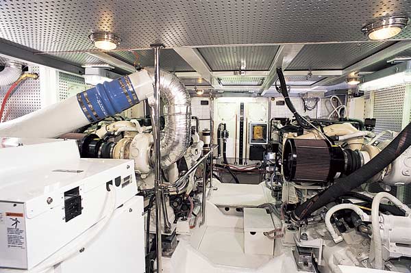 hampton680-yacht-g7.jpg promo image