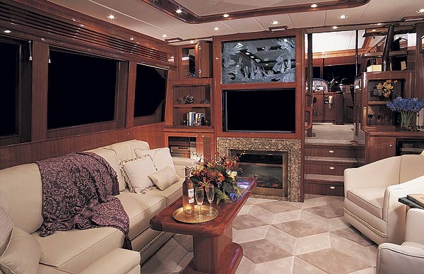 hampton680-yacht-g3.jpg promo image