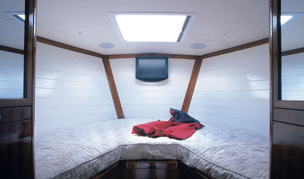 camper42-yacht-g5.jpg promo image