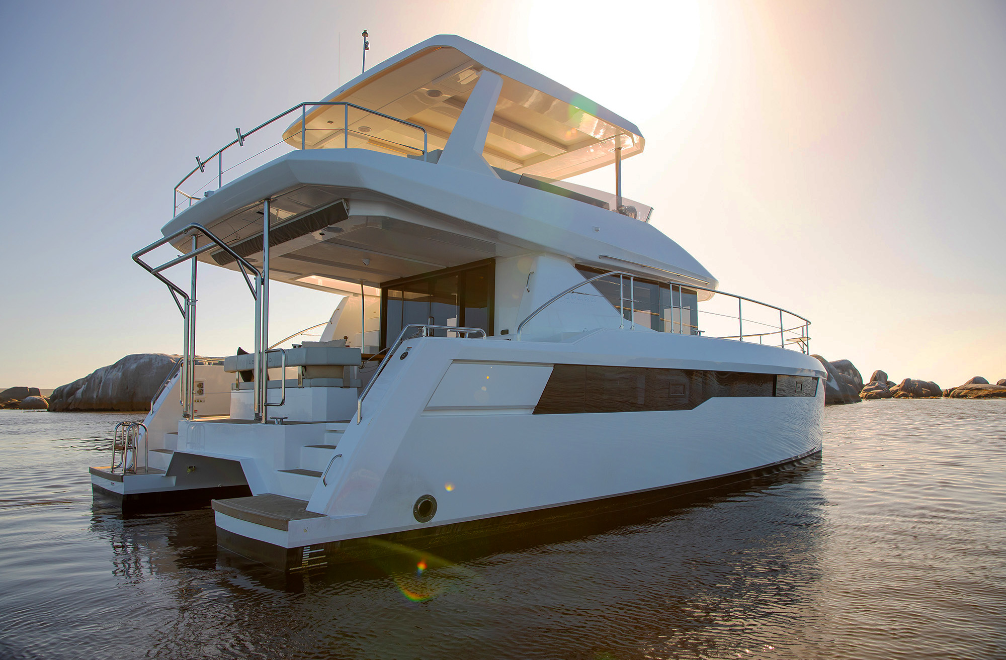 Power catamaran