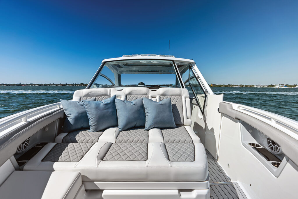 Everglades 367CX Review: Luxury Meets Fishing