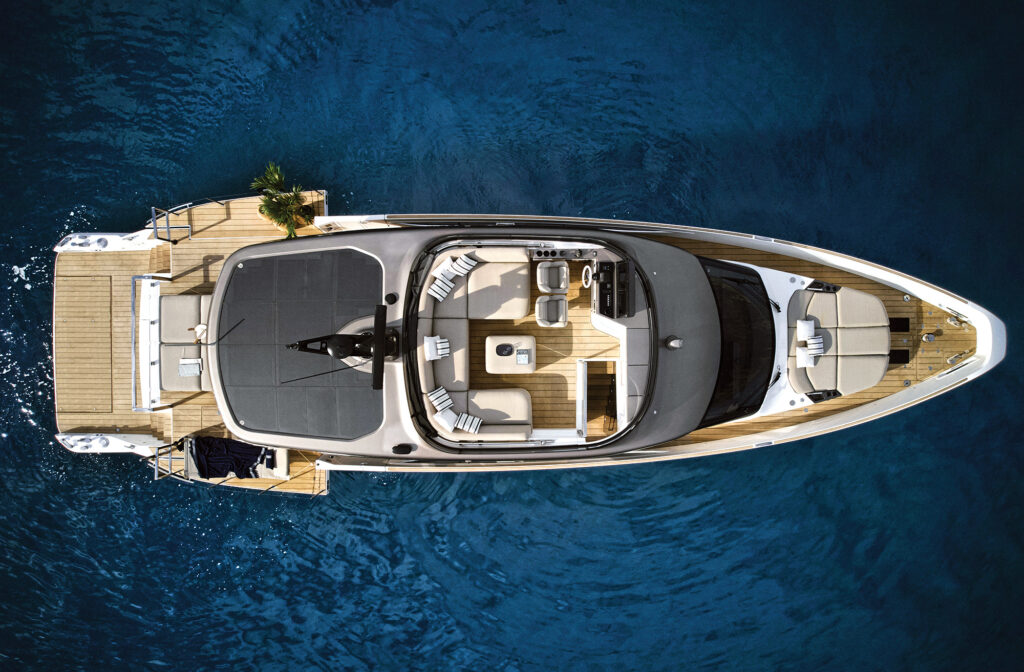 Azimut Seadeck 7 seen from directly above